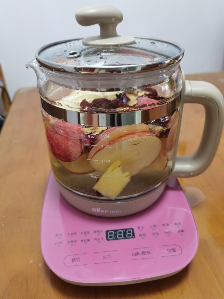 一款疏肝理气，适合春天喝的花茶～玫瑰苹果花茶, 调至“水果茶”的功能，开始煮。