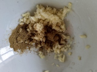 锡纸金针菇,加好的椒盐
