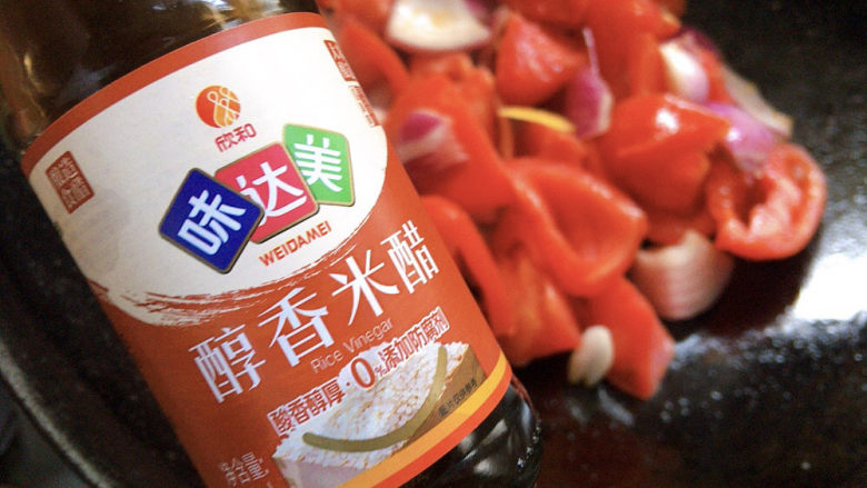 西红柿炖牛肉,<a style='color:red;display:inline-block;' href='/shicai/ 793'>米醋</a>2~3勺