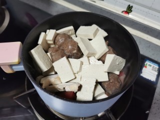 金针菇豆腐煲,豆腐