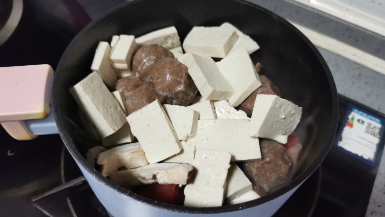 金针菇豆腐煲,豆腐