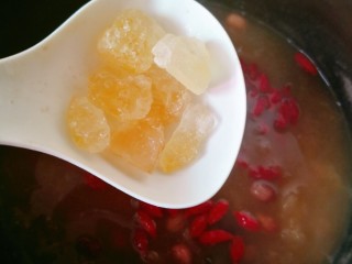 花生红枣汤,和冰糖