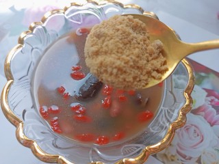 花生红枣汤,加入一勺红糖