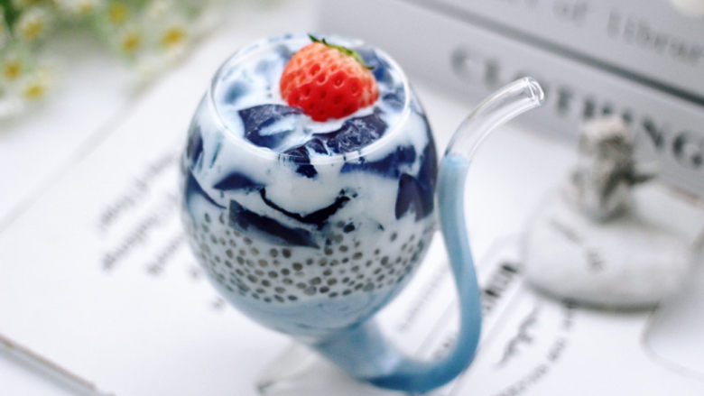 蓝蝴蝶奶冻西米露,高颜值又操作简单。