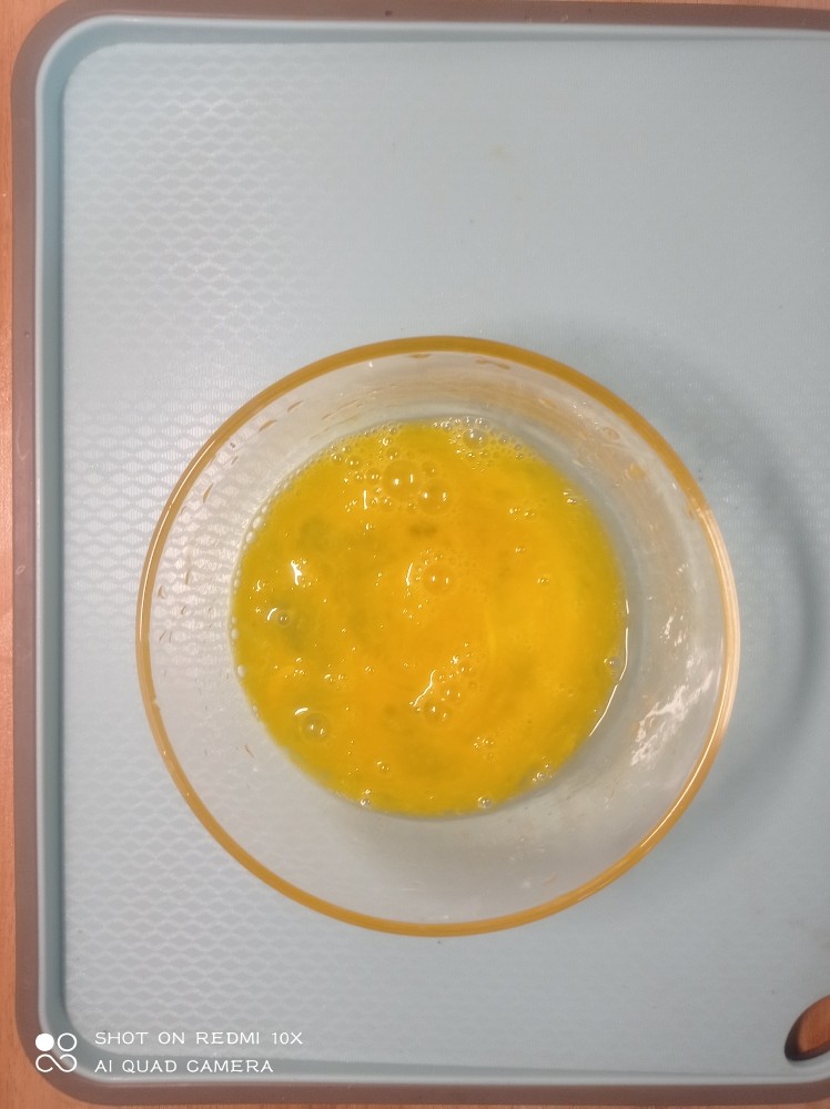 平菇鸡蛋汤,搅拌均匀
