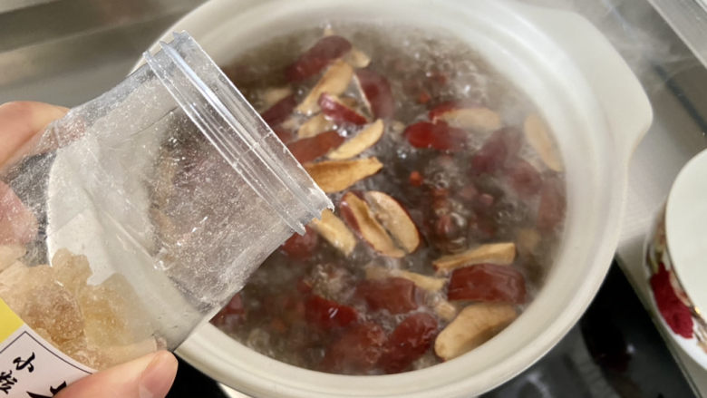花生红枣汤➕花生红豆红枣汤,根据个人口味添加适量冰糖