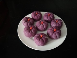 糯米紫薯糕,点缀枸杞。