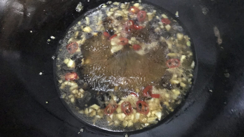 蚝油油麦菜,沸腾后，再用大火煮至微微粘稠