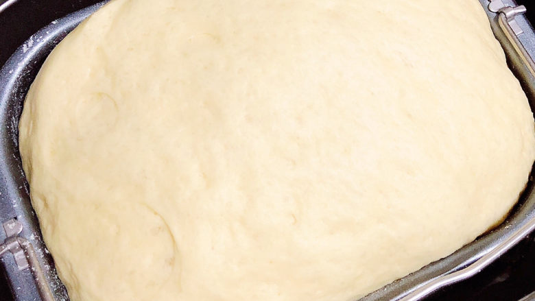 梅干菜肉饼,将面发酵至两倍大小。