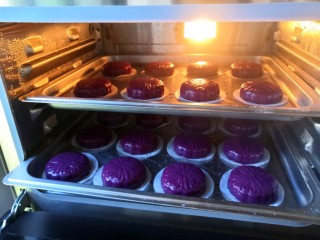 糯米紫薯糕,开启蒸箱100度10分钟