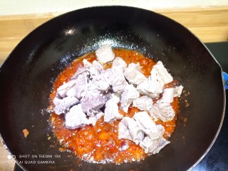 西红柿土豆炖牛肉,放入，牛腩