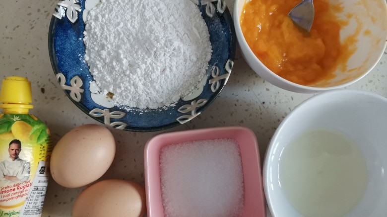 芒果米粉小蛋糕,准备食材备用