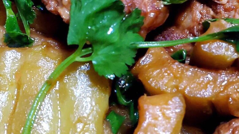 凉瓜焖排骨（经典且惊艳的味道）,出锅，非常美味！