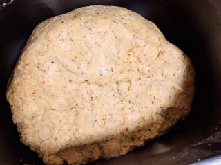 低脂燕麦饼,面揉好，开始发酵。