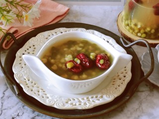 红枣绿豆汤,即食。
