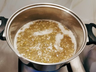 红枣绿豆汤,约煮10分钟左右。