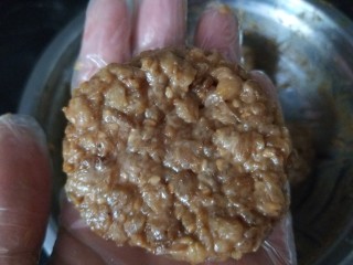 低脂燕麦饼,按成厚度不到1厘米的薄饼
