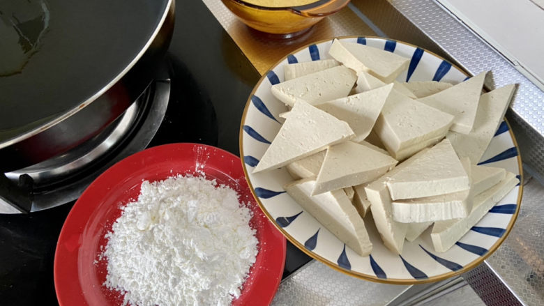 韭菜豆腐➕韭菜烧老豆腐,还需要适量淀粉