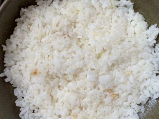 母亲节美味佳肴～日式鳗鱼饭,米饭压平