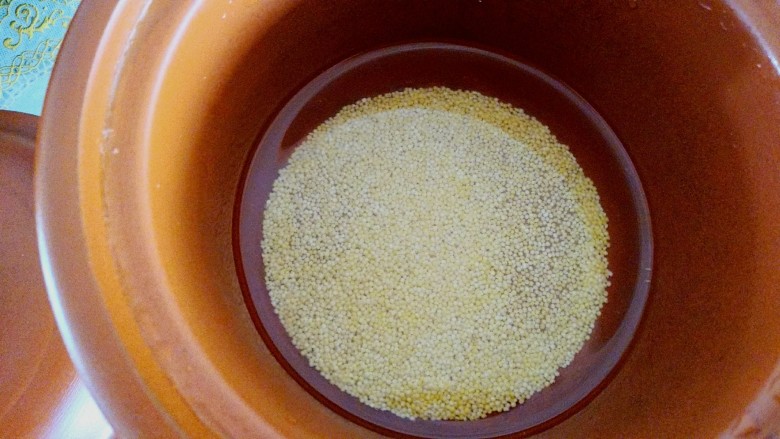 红枣小米燕麦粥,入养生锅