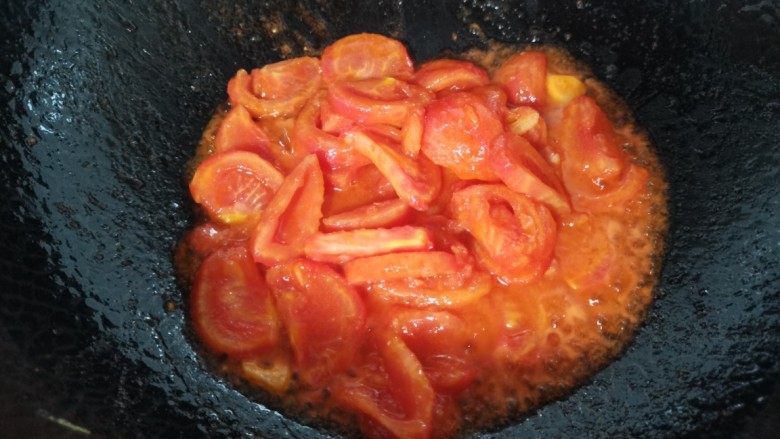 番茄炒莴笋,炒出番茄汁