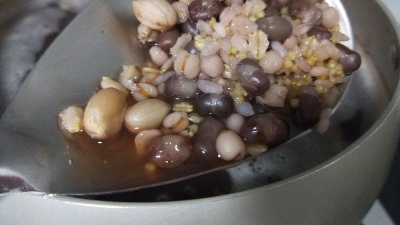 红枣小米燕麦粥,在放一把大米