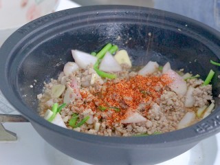 肉末石锅豆腐，一锅熟,1勺辣椒粉
