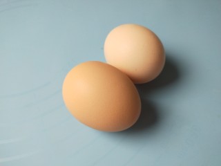 水嫩蒸蛋,鸡蛋两个。