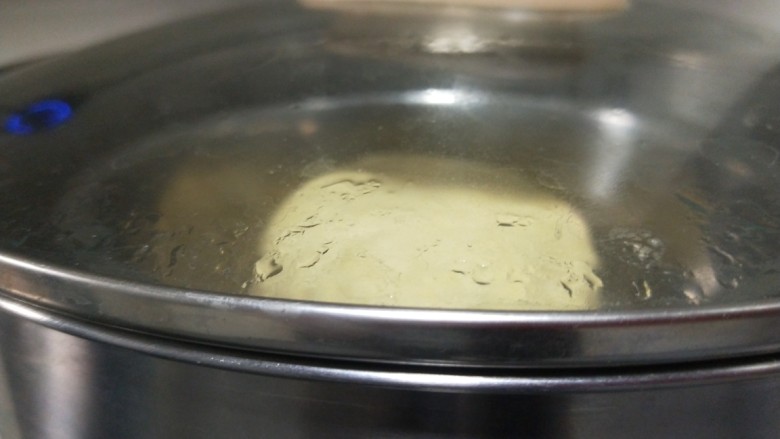 奶香小面包,发起来在揉手套膜。