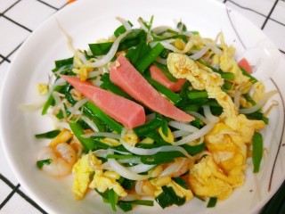 虾仁韭菜炒鸡蛋,这样一盘美味的虾仁韭菜炒鸡蛋就做好啦！