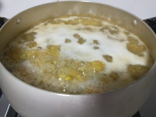 绿豆南瓜粥,煮粘稠即可。