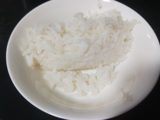 绿豆南瓜粥,在倒入半碗米饭一起煮。