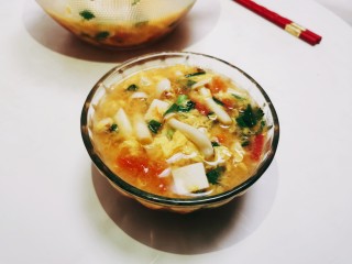 海鲜菇豆腐汤,成品图