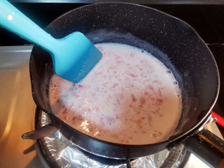 草莓果冻,煮1~2分钟