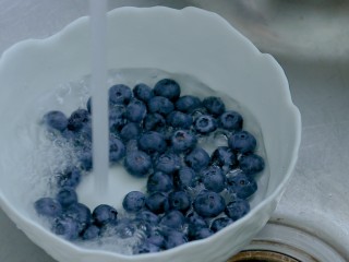 蓝莓酸奶马芬,蓝莓清洗一下