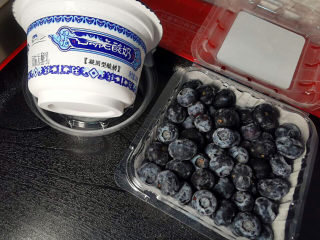 蓝莓酸奶马芬,老酸奶，新鲜蓝莓