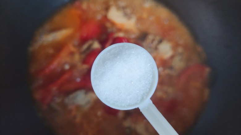 番茄排骨煲,加一小勺细盐
