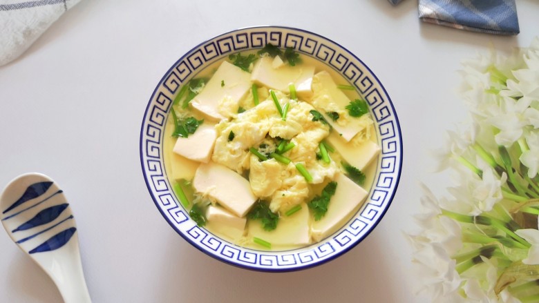 豆腐蛋花汤,清爽好喝的豆腐蛋花汤就做好啦！
