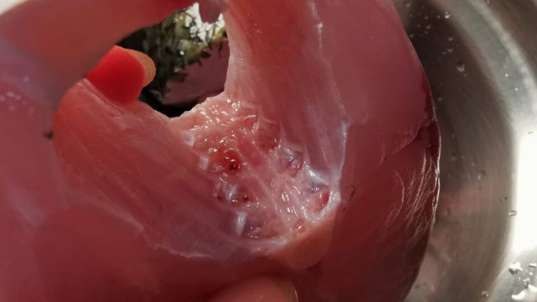 红烧草鱼块,尤其是鱼骨部位的血水
