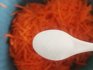 胡萝卜丸子,盐一勺