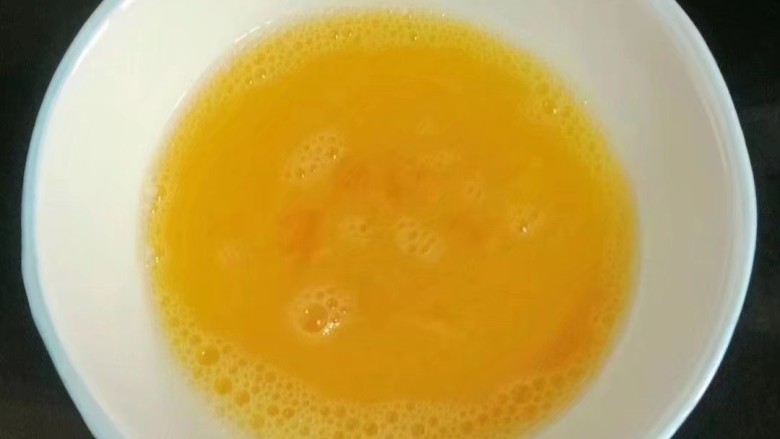 丝瓜菌菇蛋花汤,搅拌均匀