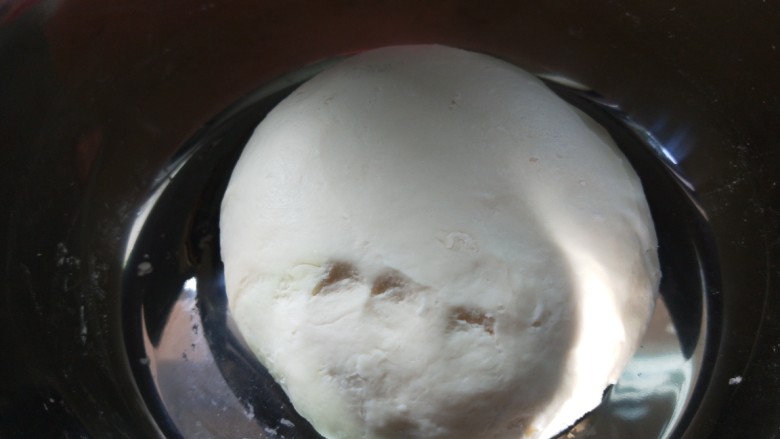 水晶饺子,合成光滑的面团。