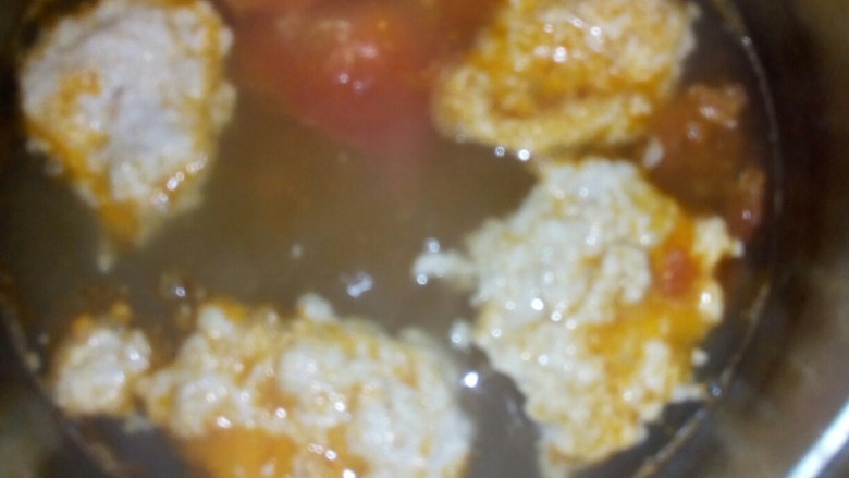 番茄鸡豆花,煮至鸡豆花浮出汤面后，关火。