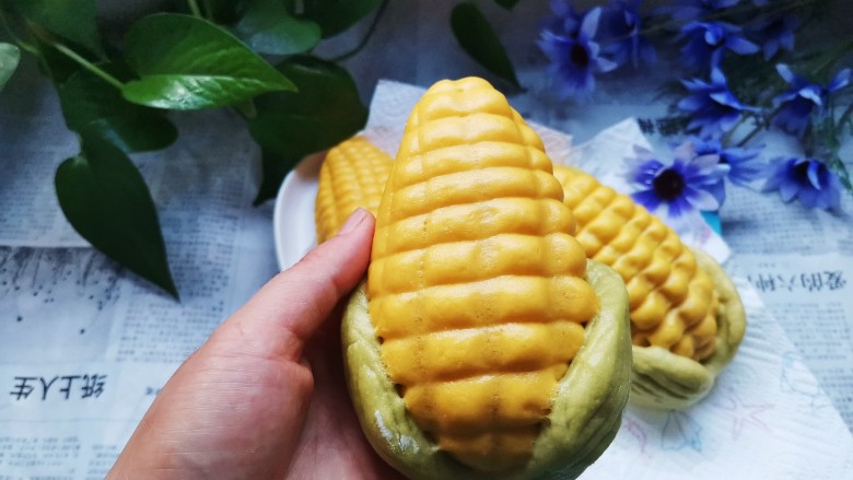 彩蔬玉米馒头,可爱的玉米馒头就做好了