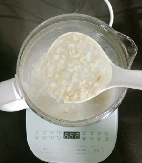 奶香水果燕麦粥 (宝宝辅食）,煮至软烂后关火