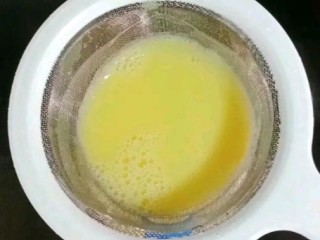 小米玉米汁,用过滤网过滤一遍更细腻