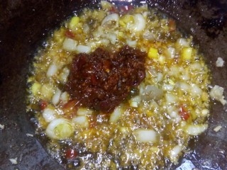 肉沫茄子盖浇饭,加郫县豆瓣酱。