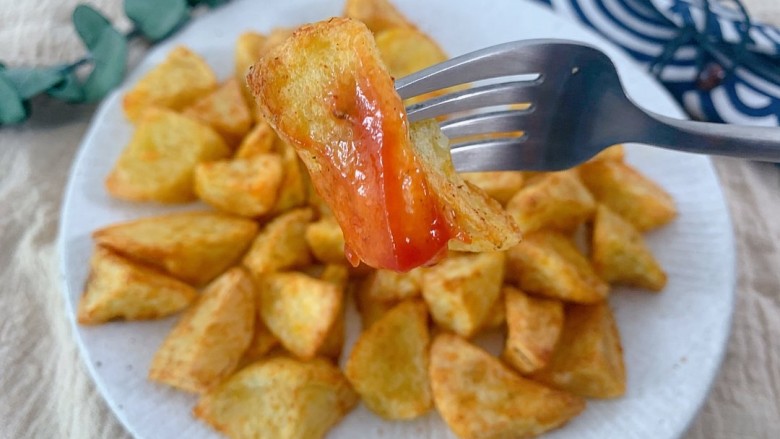 免油炸!超好吃的薯角,个人喜好番茄酱,各位看客根据口味来
