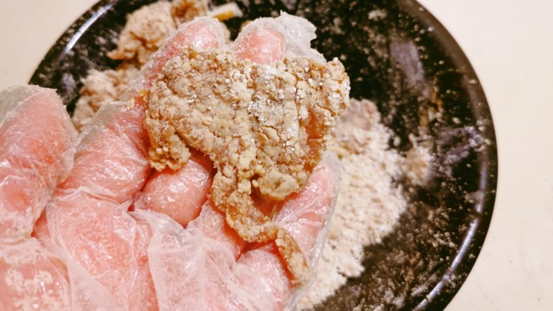 醋肉,让每一片瘦肉都裹上红薯粉。