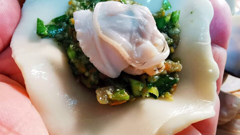 蛤蜊水饺,加入一颗精神饱满的蛤蜊肉